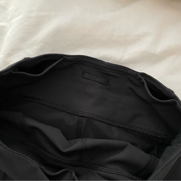 lululemon High-Rise Legging 21” - Picture 9 of 10